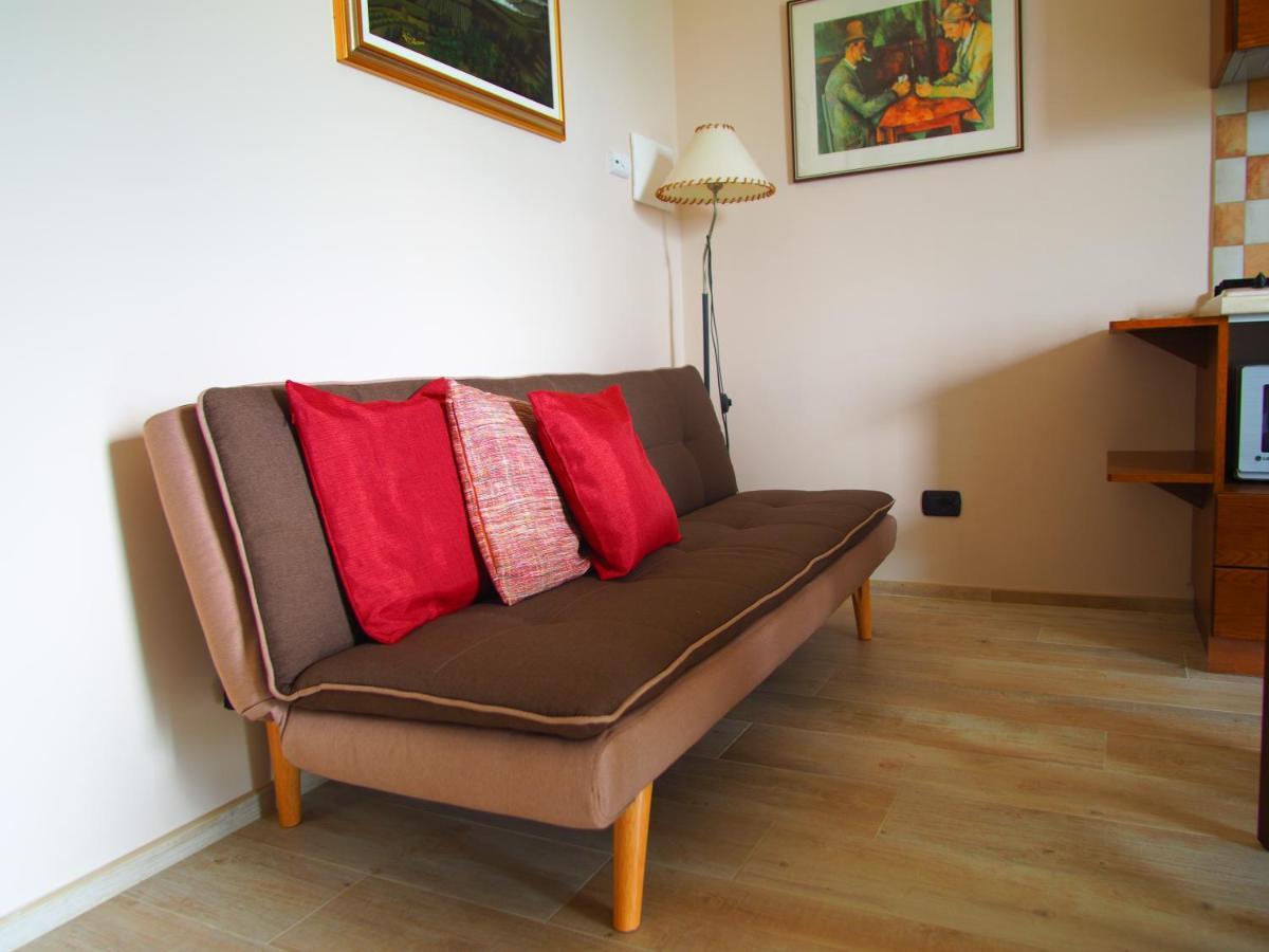 La Vigna Del Parroco Apartman Verduno Kültér fotó